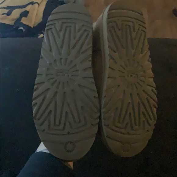 Ugh boots - Picture 2 of 8